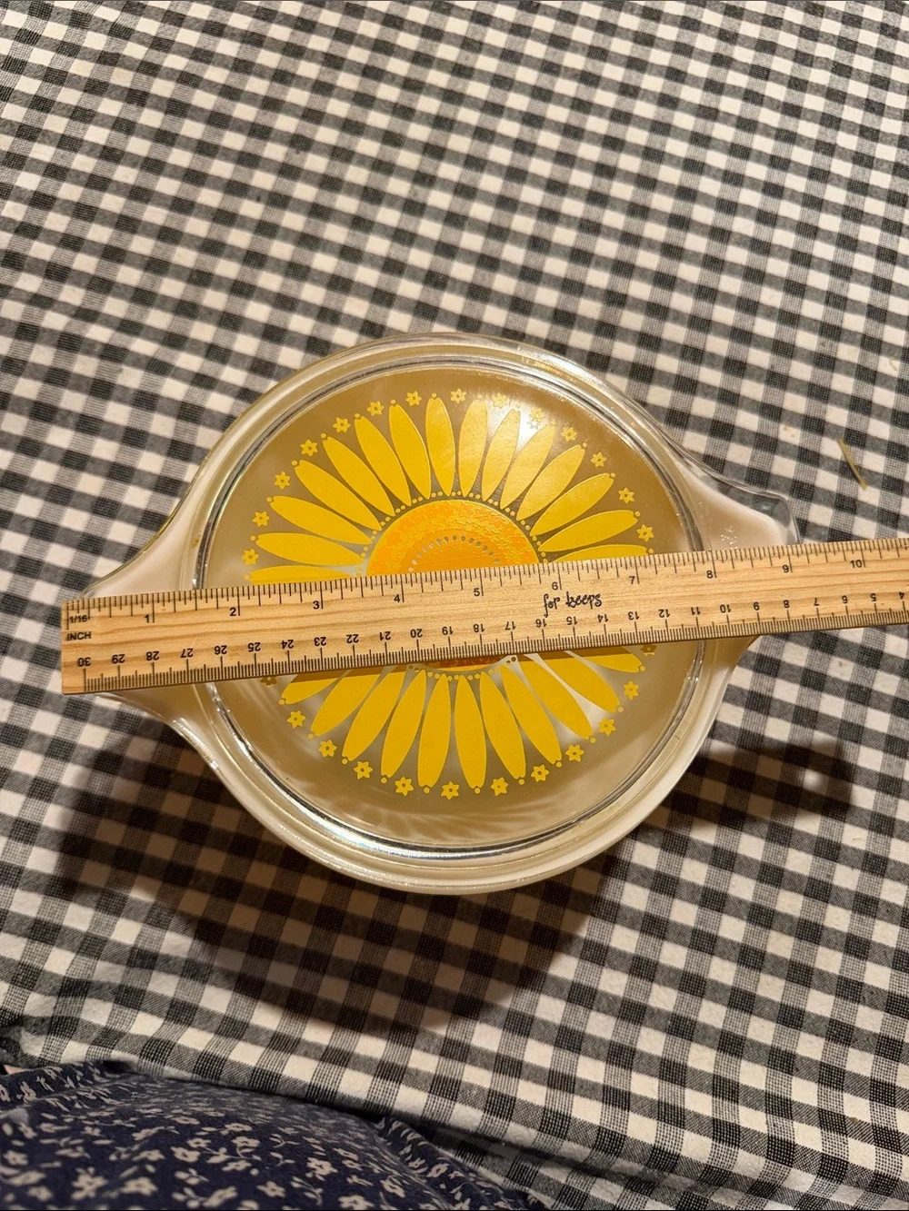 Pyrex sunflower casserole 474-b